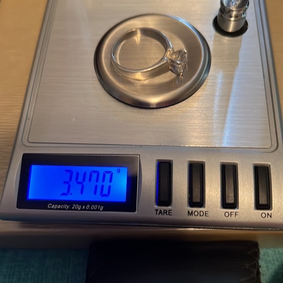 Sterling silver 1ct moissanite ring. - Picture 5 of 7